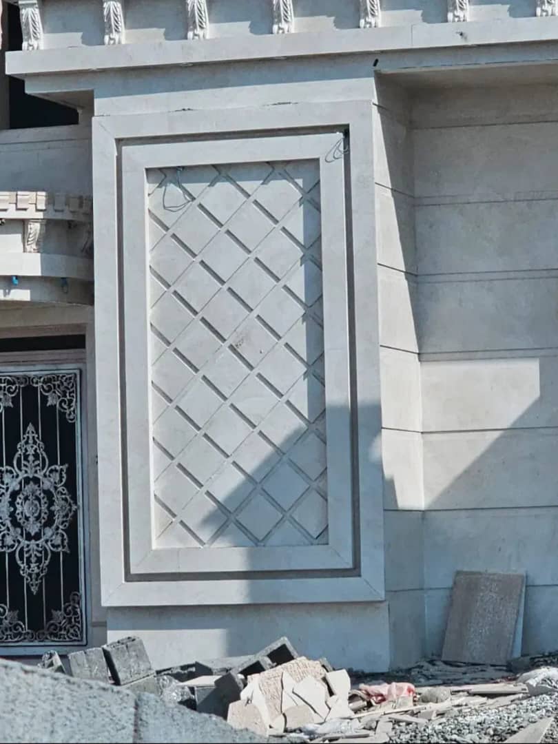 سنگ کاری و کاشی کاری ساختمان شاد دل در منطقه آزاد انزلی